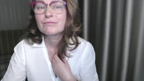Snapshot of lauraoven1 chatting on January 5, 7:39 pm Lauraoven1 online show from January 5, 7:39 pm