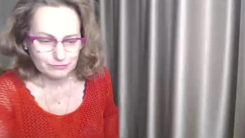 Snapshot of lauraoven1 chatting on January 7, 6:56 pm Lauraoven1 online show from January 7, 6:56 pm