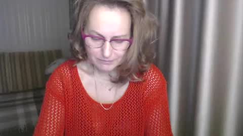 Snapshot of lauraoven1 chatting on January 10, 7:14 am Lauraoven1 online show from January 10, 7:14 am