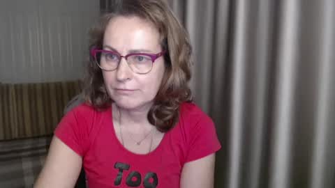 Snapshot of lauraoven1 chatting on January 11, 2:25 pm Lauraoven1 online show from January 11, 2:25 pm