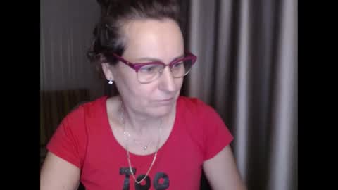 Snapshot of lauraoven1 chatting on January 11, 7:16 pm Lauraoven1 online show from January 11, 7:16 pm