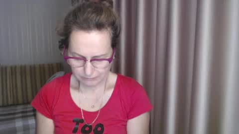 Snapshot of lauraoven1 chatting on January 12, 8:57 am Lauraoven1 online show from January 12, 8:57 am