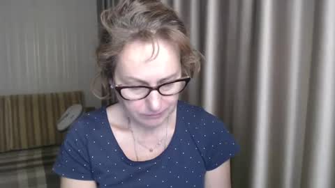 Snapshot of lauraoven1 chatting on January 16, 5:44 pm Lauraoven1 online show from January 16, 5:44 pm