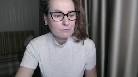 Snapshot of lauraoven1 chatting on January 18, 3:05 pm Lauraoven1 online show from January 18, 3:05 pm