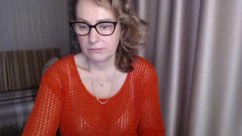 Snapshot of lauraoven1 chatting on January 19, 7:36 am Lauraoven1 online show from January 19, 7:36 am