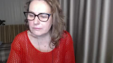 Snapshot of lauraoven1 chatting on January 21, 6:43 am Lauraoven1 online show from January 21, 6:43 am