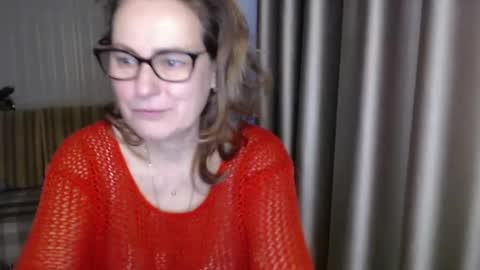 Snapshot of lauraoven1 chatting on January 22, 6:42 am Lauraoven1 online show from January 22, 6:42 am