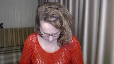 Snapshot of lauraoven1 chatting on January 22, 5:28 pm Lauraoven1 online show from January 22, 5:28 pm