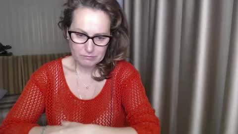 Snapshot of lauraoven1 chatting on January 23, 7:00 am Lauraoven1 online show from January 23, 7:00 am