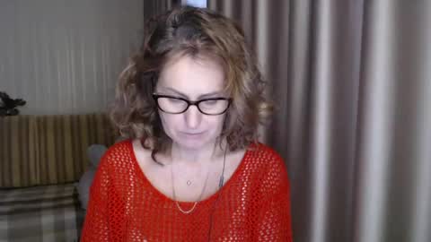 Snapshot of lauraoven1 chatting on February 4, 1:59 pm Lauraoven1 online show from February 4, 1:59 pm