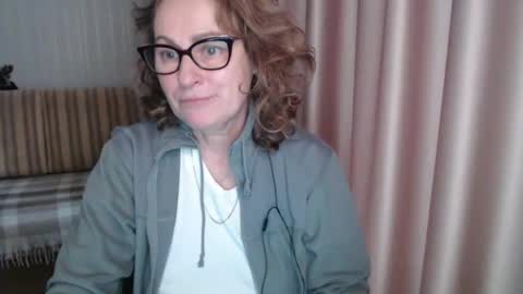 Snapshot of lauraoven1 chatting on February 5, 12:49 pm Lauraoven1 online show from February 5, 12:49 pm
