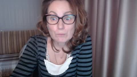 Snapshot of lauraoven1 chatting on February 14, 1:29 pm Lauraoven1 online show from February 14, 1:29 pm