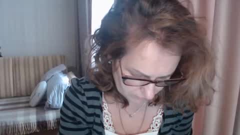 Snapshot of lauraoven1 chatting on February 17, 9:24 am Lauraoven1 online show from February 17, 9:24 am