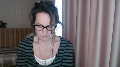 Snapshot of lauraoven1 chatting on February 20, 1:30 pm Lauraoven1 online show from February 20, 1:30 pm