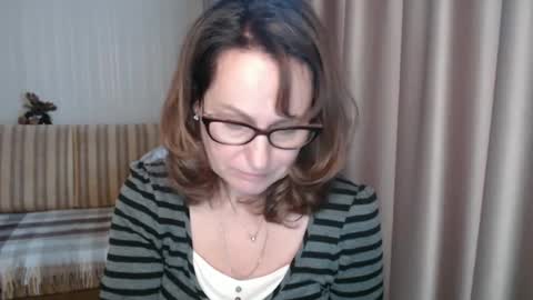 Snapshot of lauraoven1 chatting on February 21, 1:55 pm Lauraoven1 online show from February 21, 1:55 pm