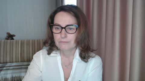 Snapshot of lauraoven1 chatting on February 24, 1:10 pm Lauraoven1 online show from February 24, 1:10 pm
