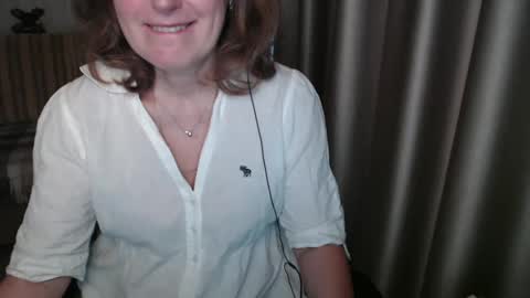 Snapshot of lauraoven1 chatting on March 6, 7:47 am Lauraoven1 online show from March 6, 7:47 am