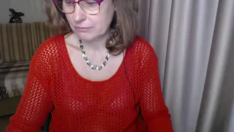 Snapshot of lauraoven1 chatting on March 9, 9:02 am Lauraoven1 online show from March 9, 9:02 am