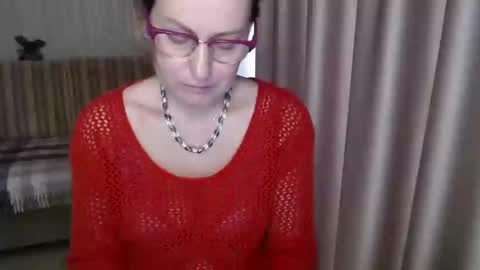 Snapshot of lauraoven1 chatting on March 10, 7:21 am Lauraoven1 online show from March 10, 7:21 am
