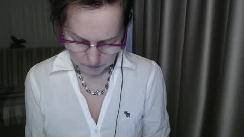 Snapshot of lauraoven1 chatting on March 12, 7:02 am Lauraoven1 online show from March 12, 7:02 am