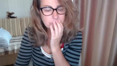 Snapshot of lauraoven1 chatting on September 30, 7:24 am Lauraoven1 online show from September 30, 7:24 am