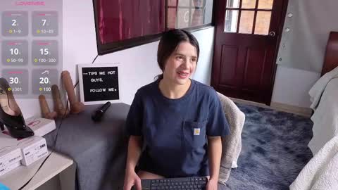 Snapshot of laurasex_21 chatting on March 9, 7:48 pm Laura online show from March 9, 7:48 pm