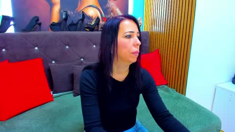 Laura online show from May 13, 3:26 am
