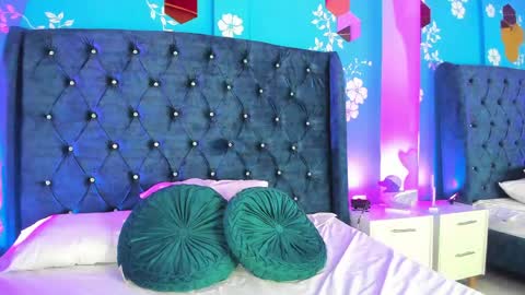 Laura online show from May 9, 12:21 pm