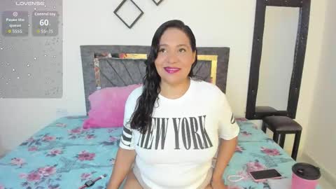 laurasofia01 online show from October 22, 3:07 am