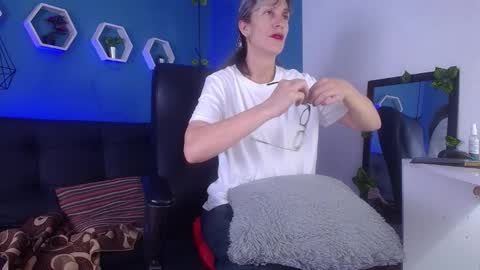 Laura Sofia online show from February 28, 11:06 pm