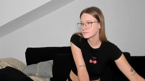 Laura Lara Sommer online show from May 19, 2:12 pm