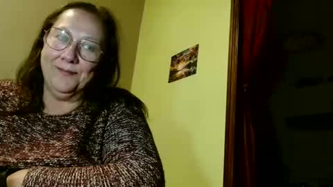 laureanne online show from December 7, 9:11 pm