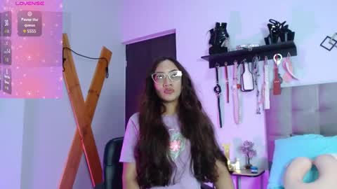 Laura online show from November 23, 4:40 pm