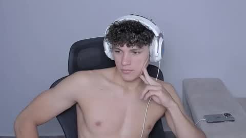 Laureent online show from October 2, 9:44 pm