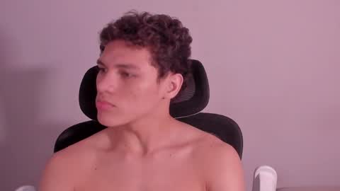 Laureent online show from April 1, 11:11 am