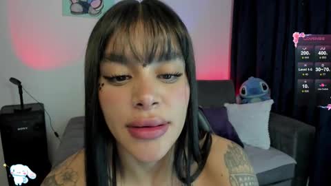 Snapshot of lauren_camila1 chatting on February 23, 3:26 am Lau online show from February 23, 3:26 am