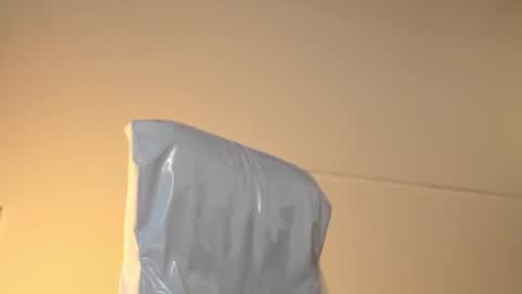 Lauren online show from March 25, 6:03 pm