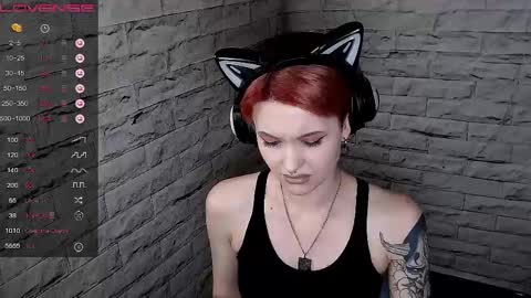 Snapshot of lauren_raquel chatting on May 22, 6:46 pm Eva online show from May 22, 6:46 pm