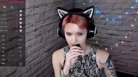 Snapshot of lauren_raquel chatting on May 28, 9:12 pm Eva online show from May 28, 9:12 pm