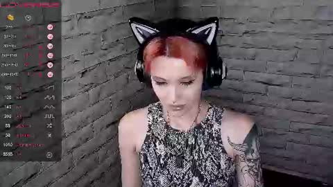 Snapshot of lauren_raquel chatting on June 12, 7:02 pm Eva online show from June 12, 7:02 pm