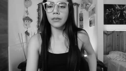 Snapshot of lauren_sweet7 chatting on December 8, 9:19 pm Lauren online show from December 8, 9:19 pm