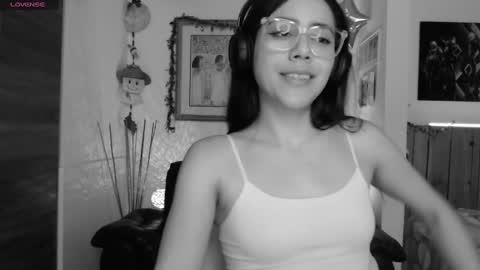 Snapshot of lauren_sweet7 chatting on January 7, 12:45 am Lauren online show from January 7, 12:45 am