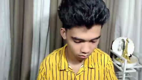 Snapshot of laurence_cuttieguyhere chatting on March 12, 6:03 pm laurence_cuttieguyhere online show from March 12, 6:03 pm