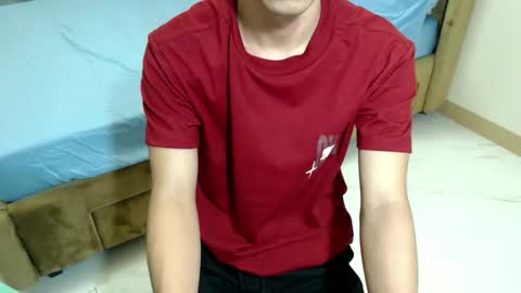 Snapshot of laurence_cuttieguyhere chatting on April 12, 3:50 pm laurence_cuttieguyhere online show from April 12, 3:50 pm