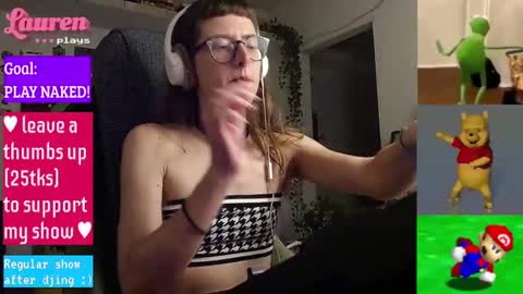 Snapshot of laurenipsumsit chatting on February 27, 12:10 am Lauren online show from February 27, 12:10 am