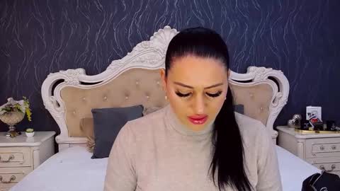 Laura online show from October 16, 11:11 am