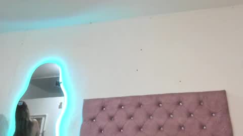 Snapshot of laurenlaine99 chatting on September 14, 5:01 pm laurenlaine online show from September 14, 5:01 pm