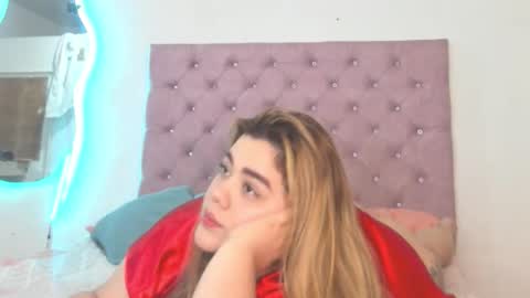 laurenlaine online show from October 15, 4:18 pm