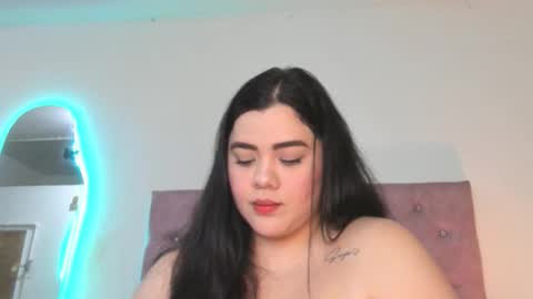 laurenlaine online show from May 12, 11:40 am