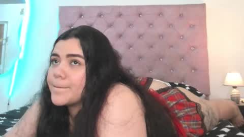 Snapshot of laurenlaine99 chatting on May 21, 5:20 pm laurenlaine online show from May 21, 5:20 pm